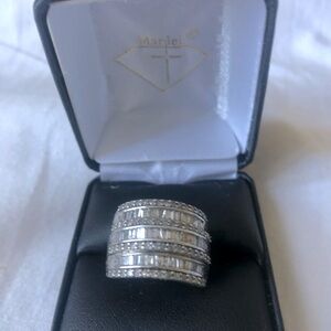 Stunning yet Simple Diamond Ring 2ct. Size 9